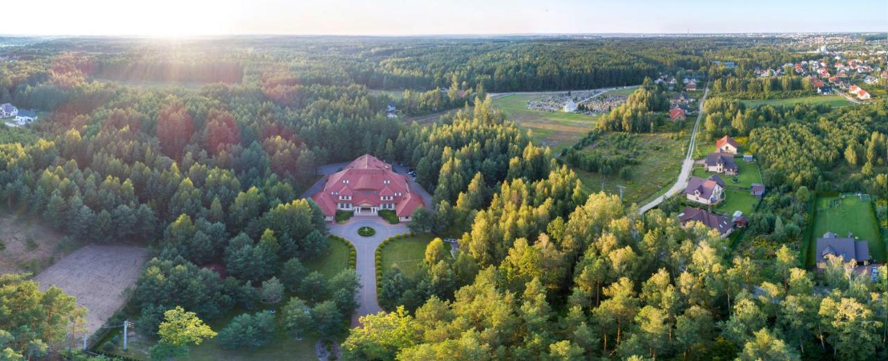 Hotel - Dworek Tryumf Księżyno Exteriör bild